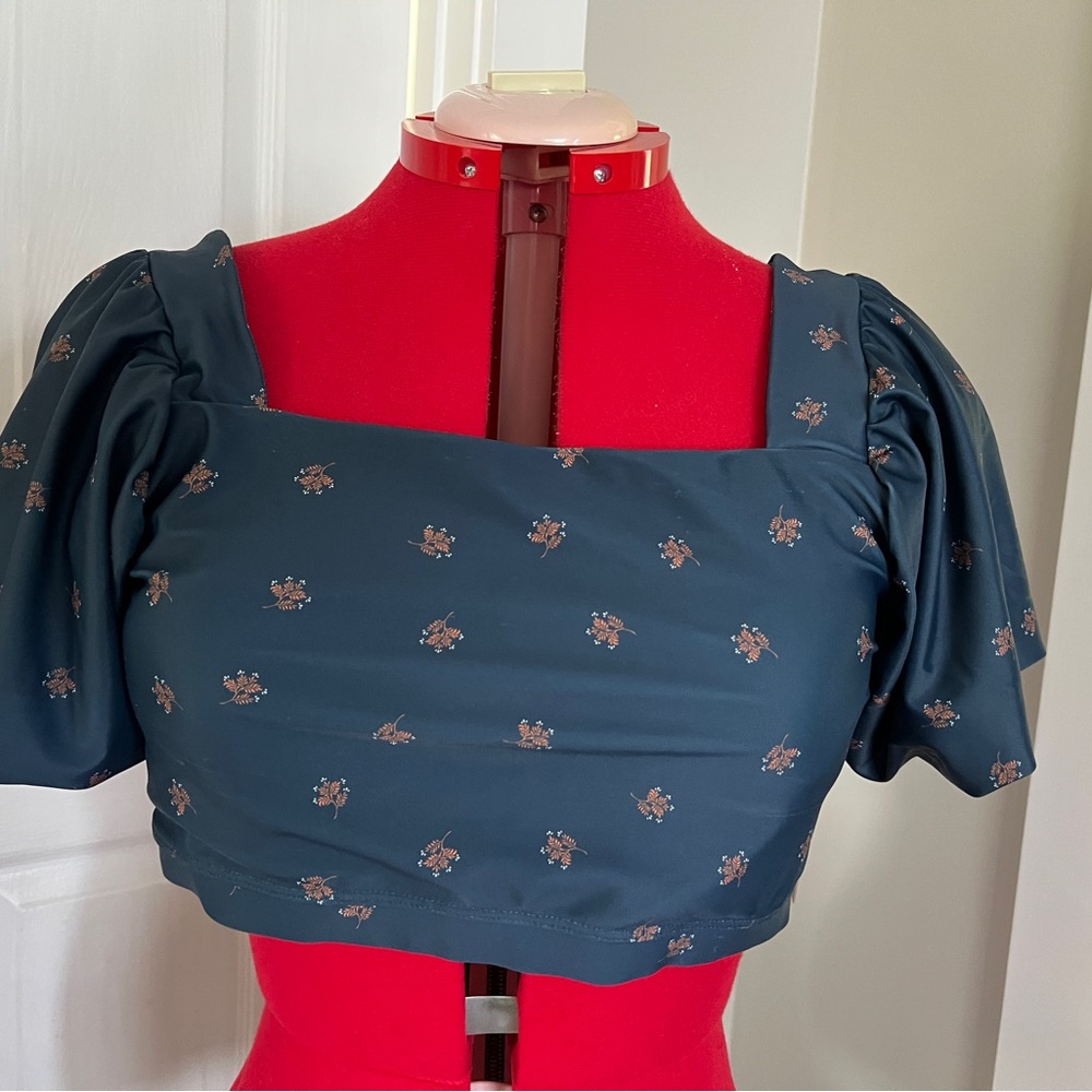 Albion ocean + coral crop swim top - Picture 3 of 9